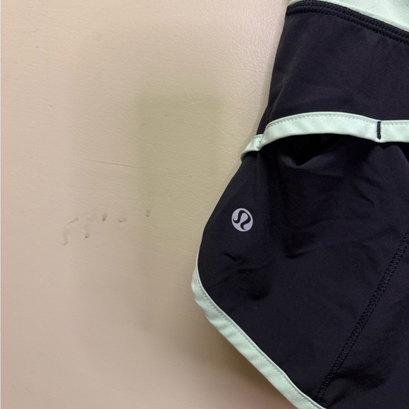 Lululemon Speed Up Shorts - Picture 5 of 6